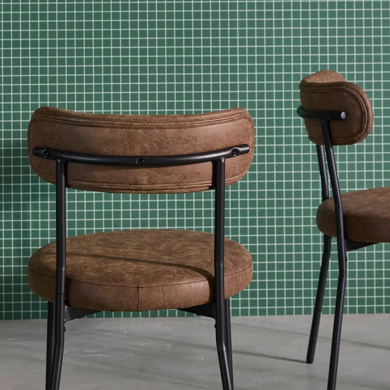 2 chaises design métal similicuir marron Livia