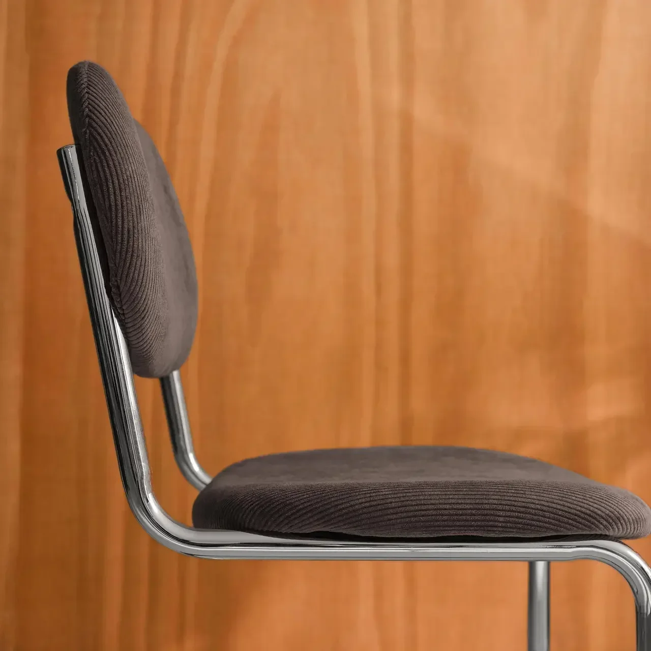 2 chaises design Maloa velours côtelé marron pieds chromés