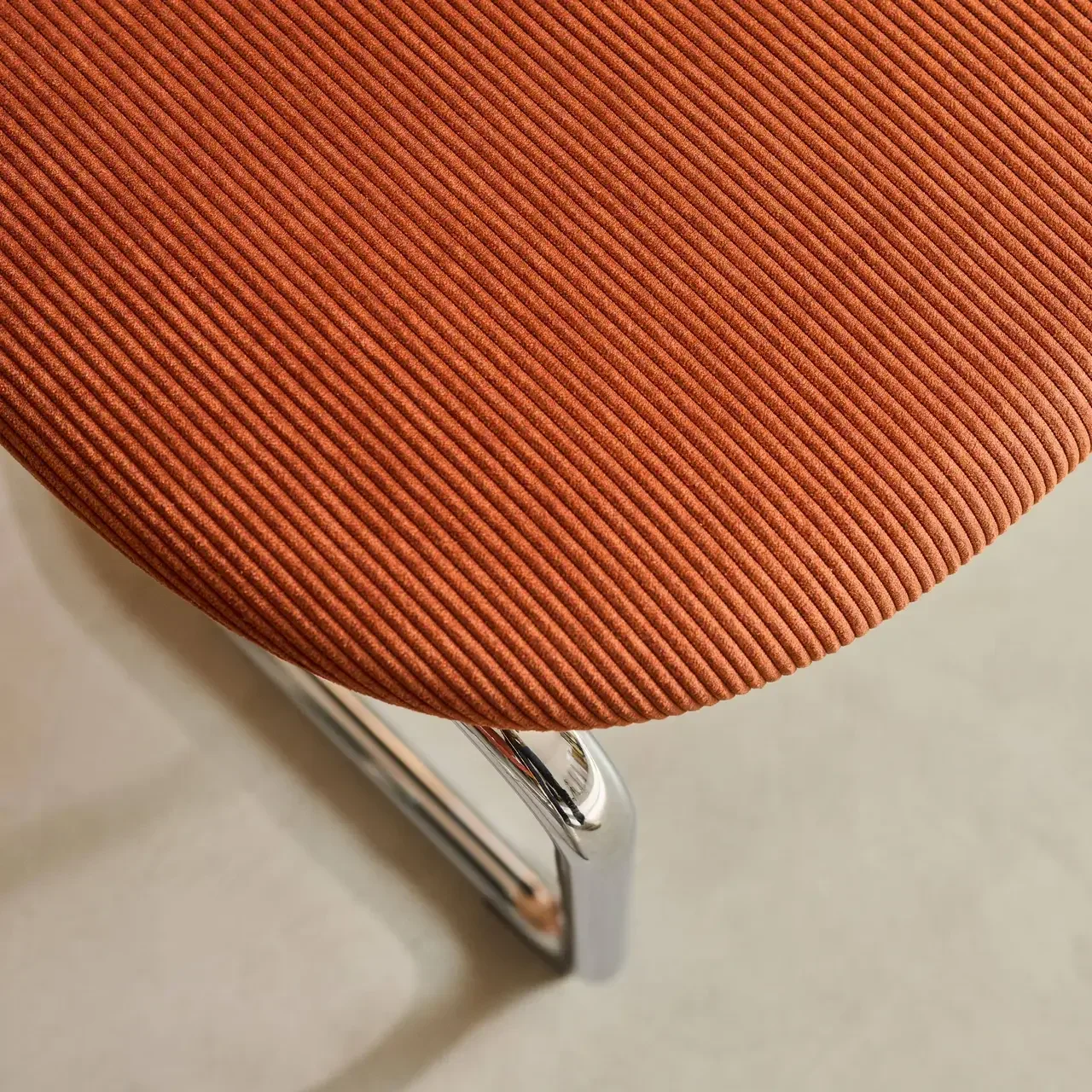 Chaises design velours côtelé marron piètement chromé Maloa lot de 2