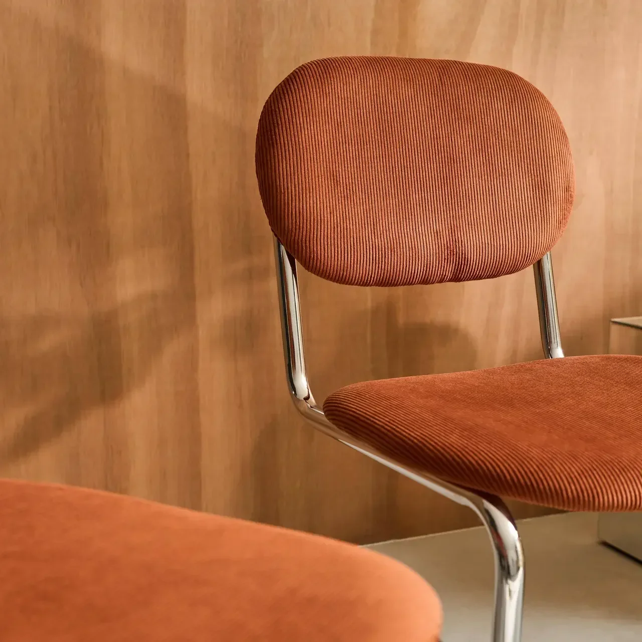 Chaises design velours côtelé marron piètement chromé Maloa lot de 2