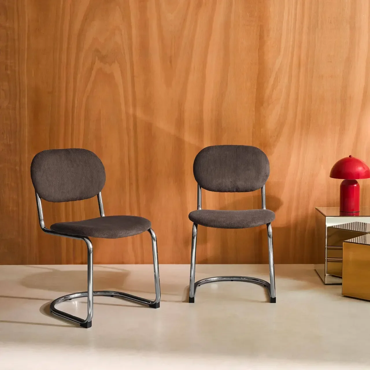 2 chaises design Maloa velours côtelé marron pieds chromés