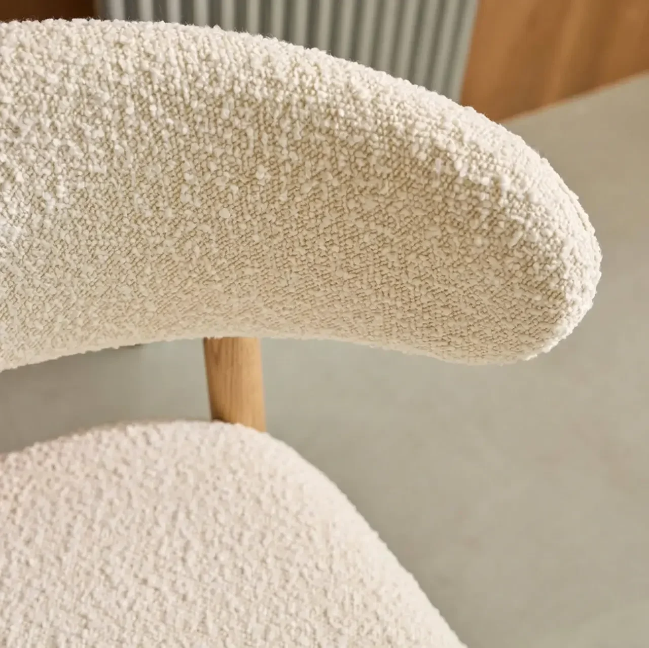 Chaises scandinaves hévéa bouclette lot de 2 design nordique