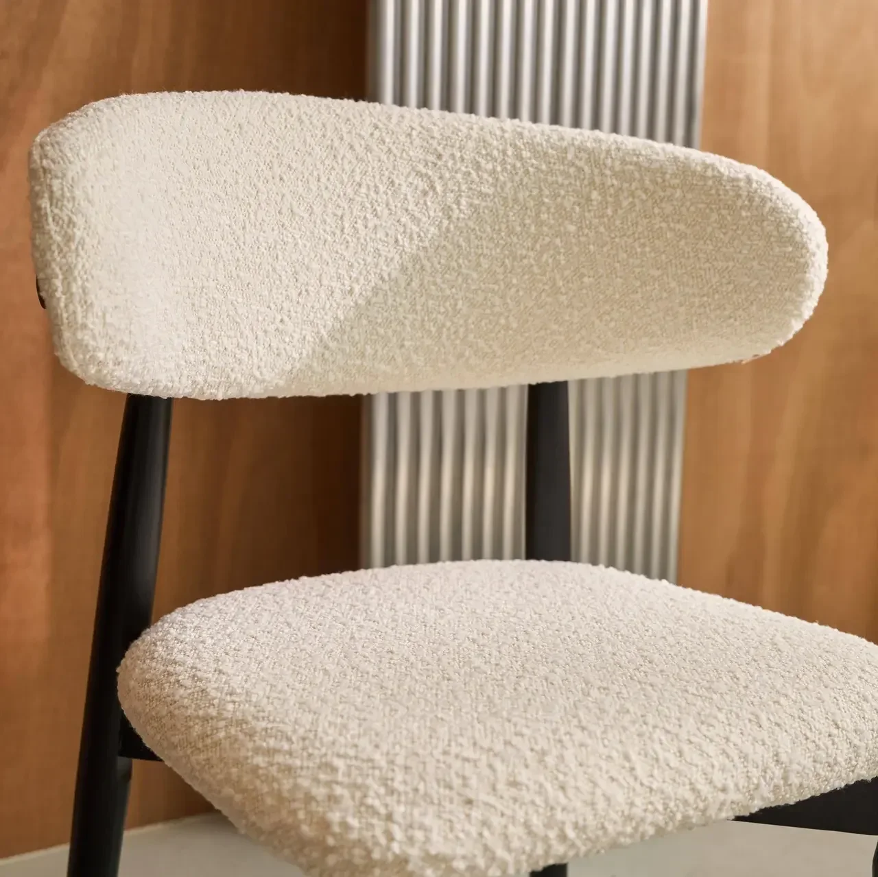 Lot 2 chaises scandinaves hévéa assise bouclette