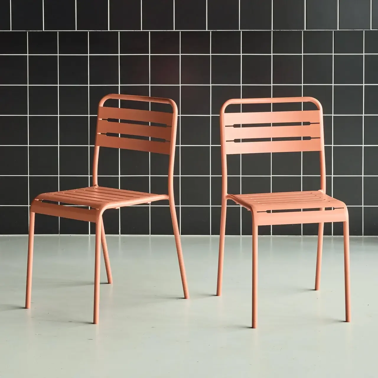 Lot de 2 chaises bistrot de jardin Amélia en acier antirouille empilables