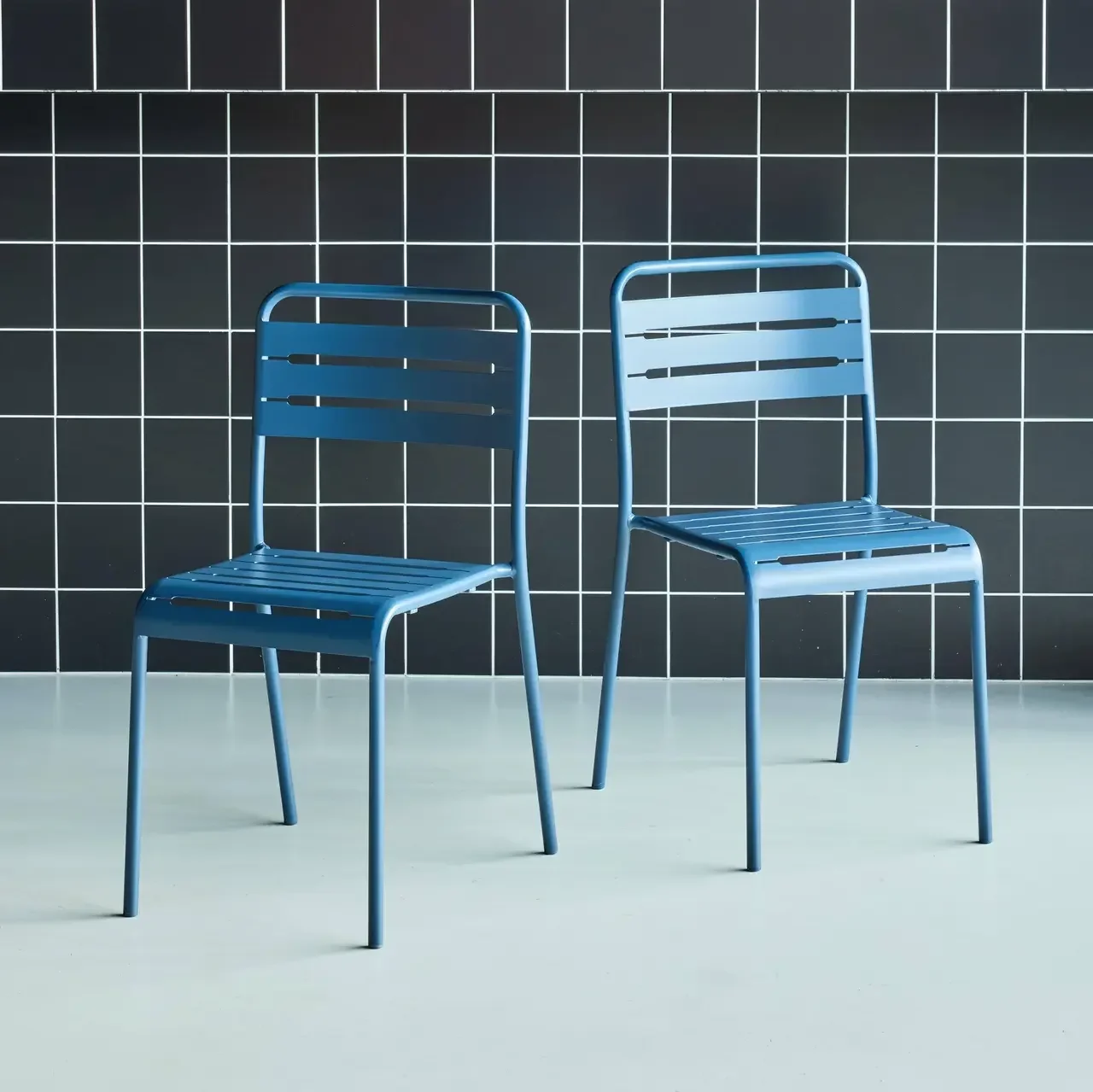 Lot 2 chaises jardin Amélia acier antirouille empilables design bistrot