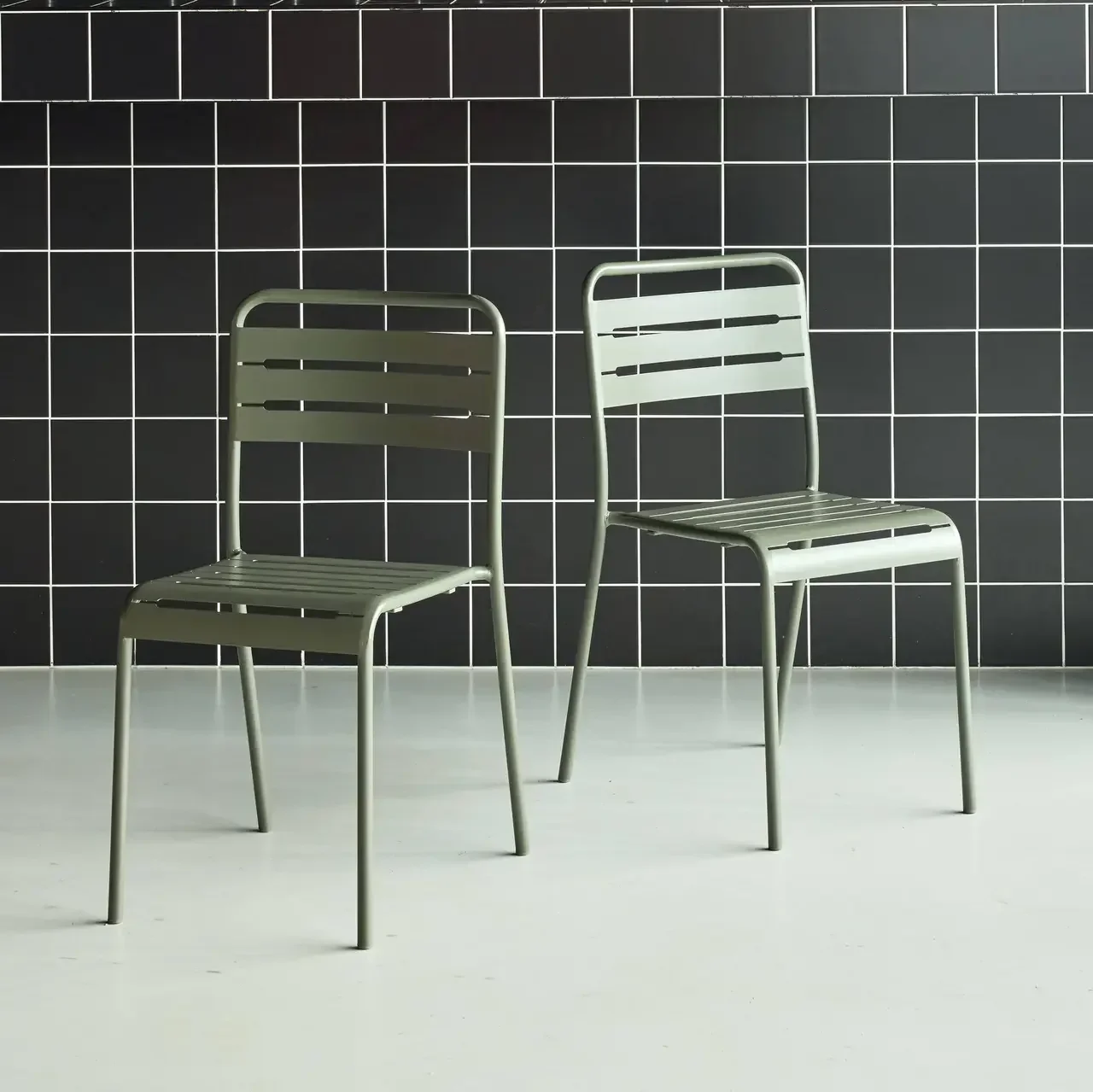 Lot 2 chaises bistrot jardin acier design intemporel empilables antirouille