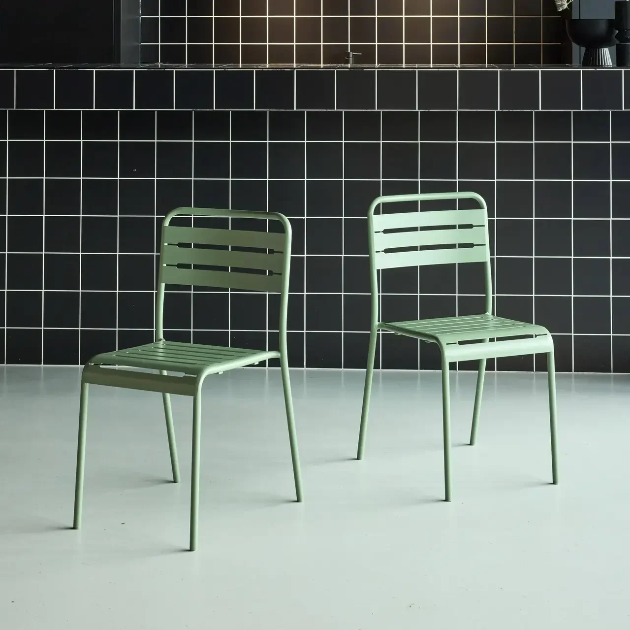 Lot 2 chaises jardin acier design bistrot intemporel empilables