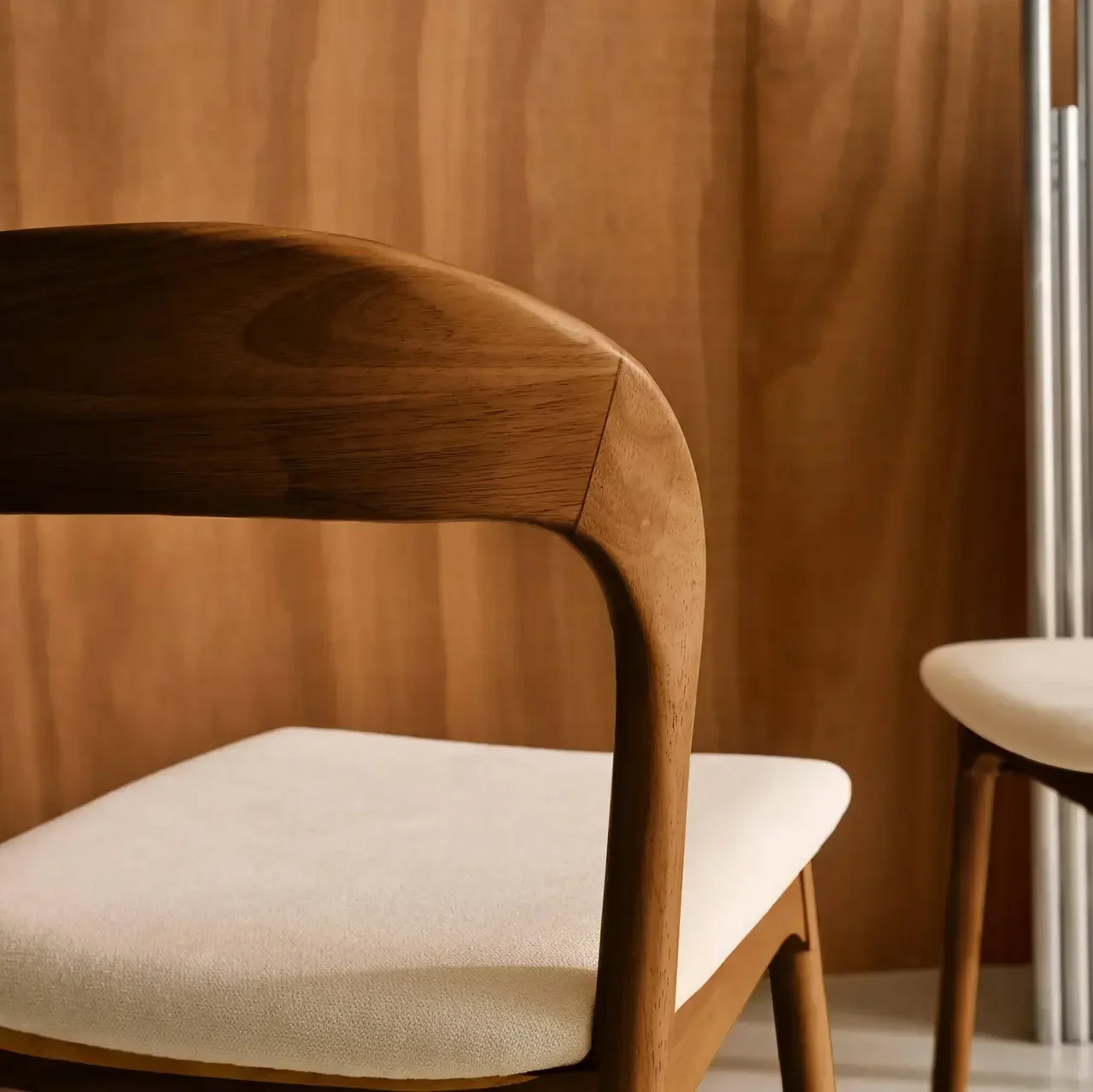 2 retro chairs solid rubberwood beige fabric vintage Athena