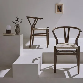 Deux chaises vintage bois hêtre et cordes tressées empilables