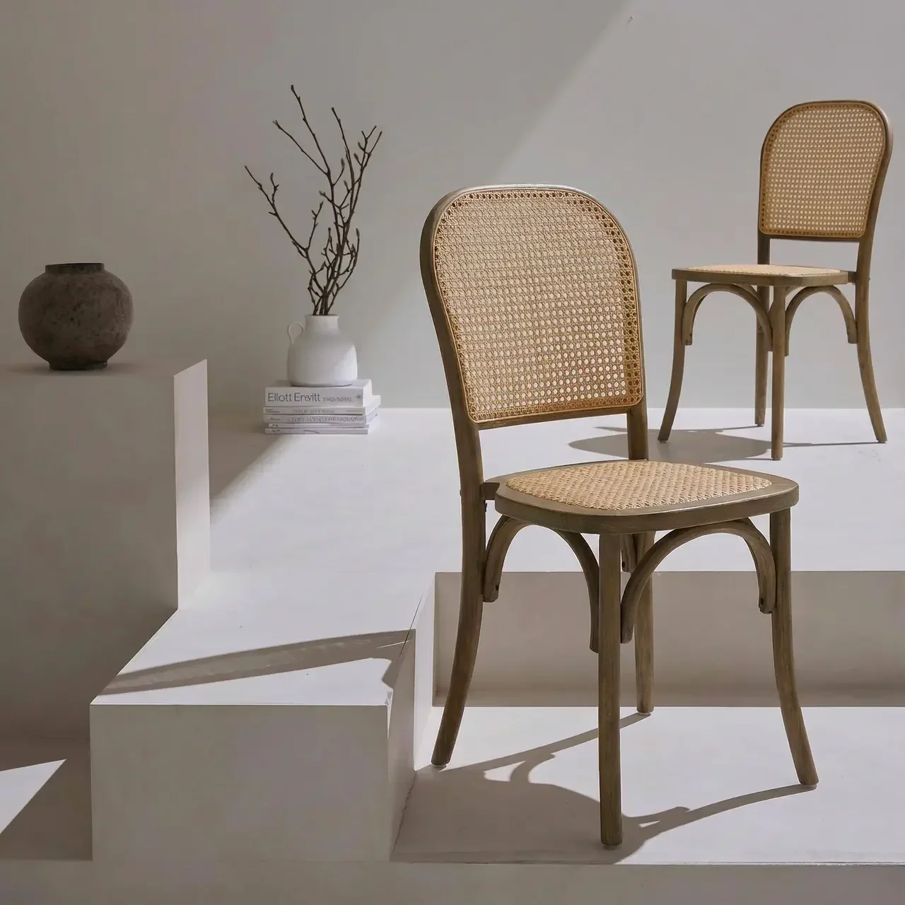 Lot 2 chaises vintage bois rotin Montparnasse empilables