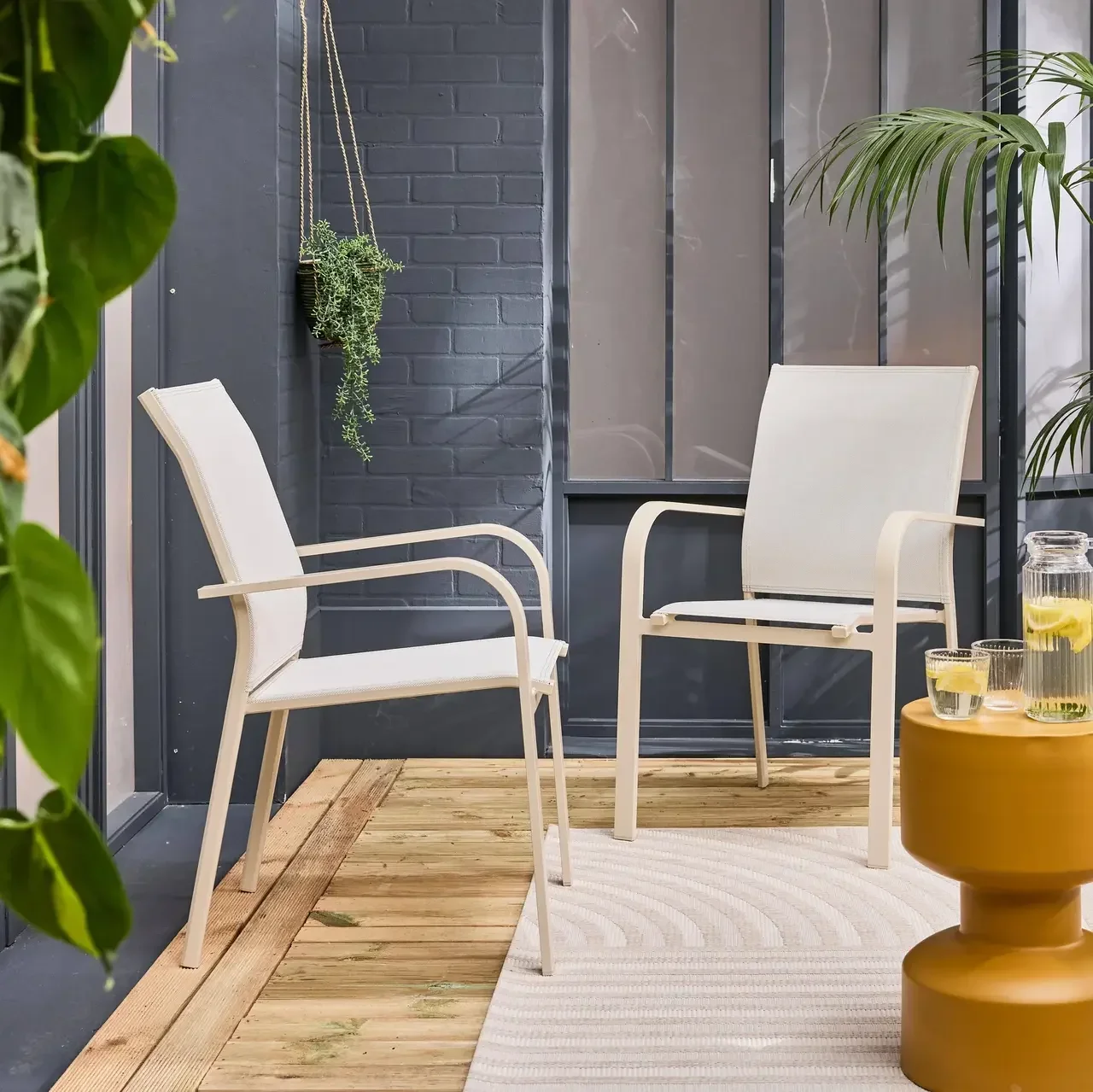 2 stapelbare Aluminium Textilene Gartensessel mit Armlehnen komfortabel