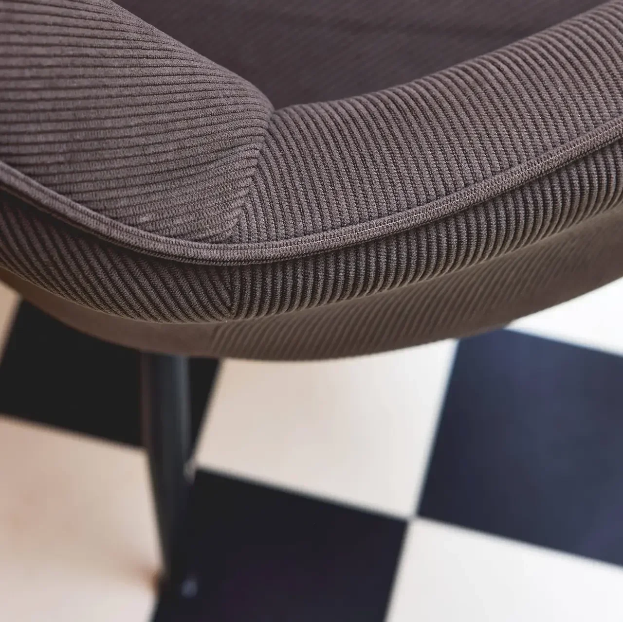 2 fauteuils velours côtelé vintage noir Shella