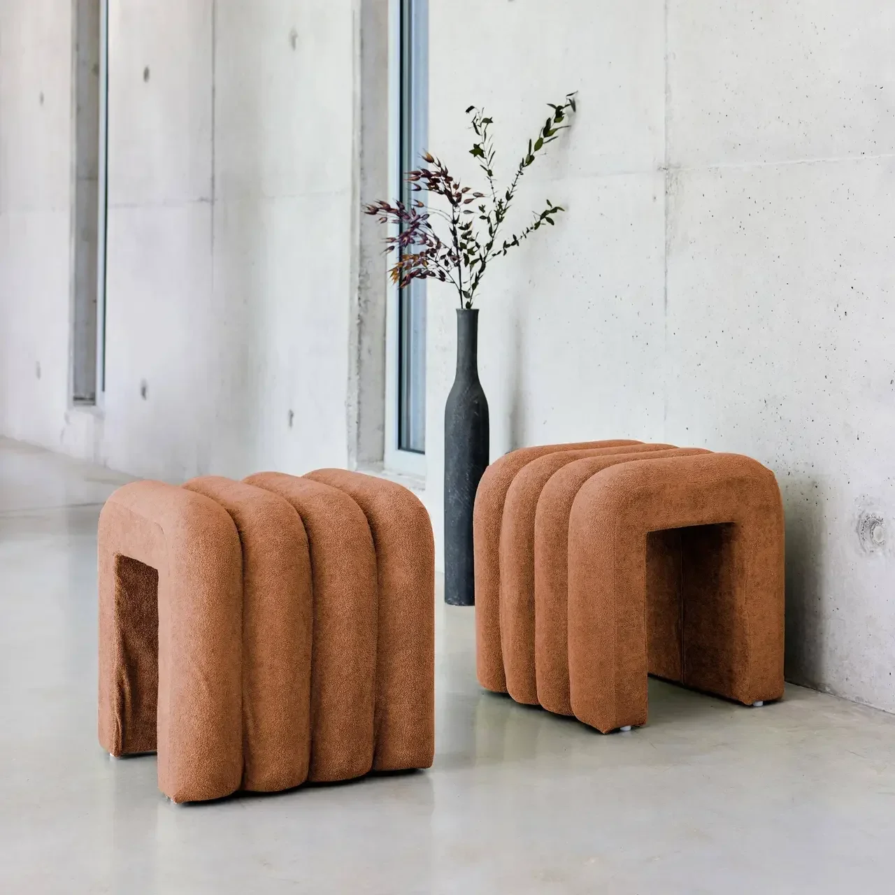 Conjunto de 2 pufes de design moderno ITO bege em tecido 40x38cm
