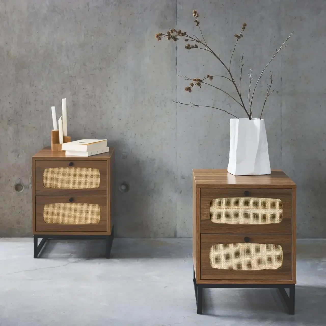 Lot de 2 tables de chevet cannage bois foncé 2 tiroirs style vintage rétro