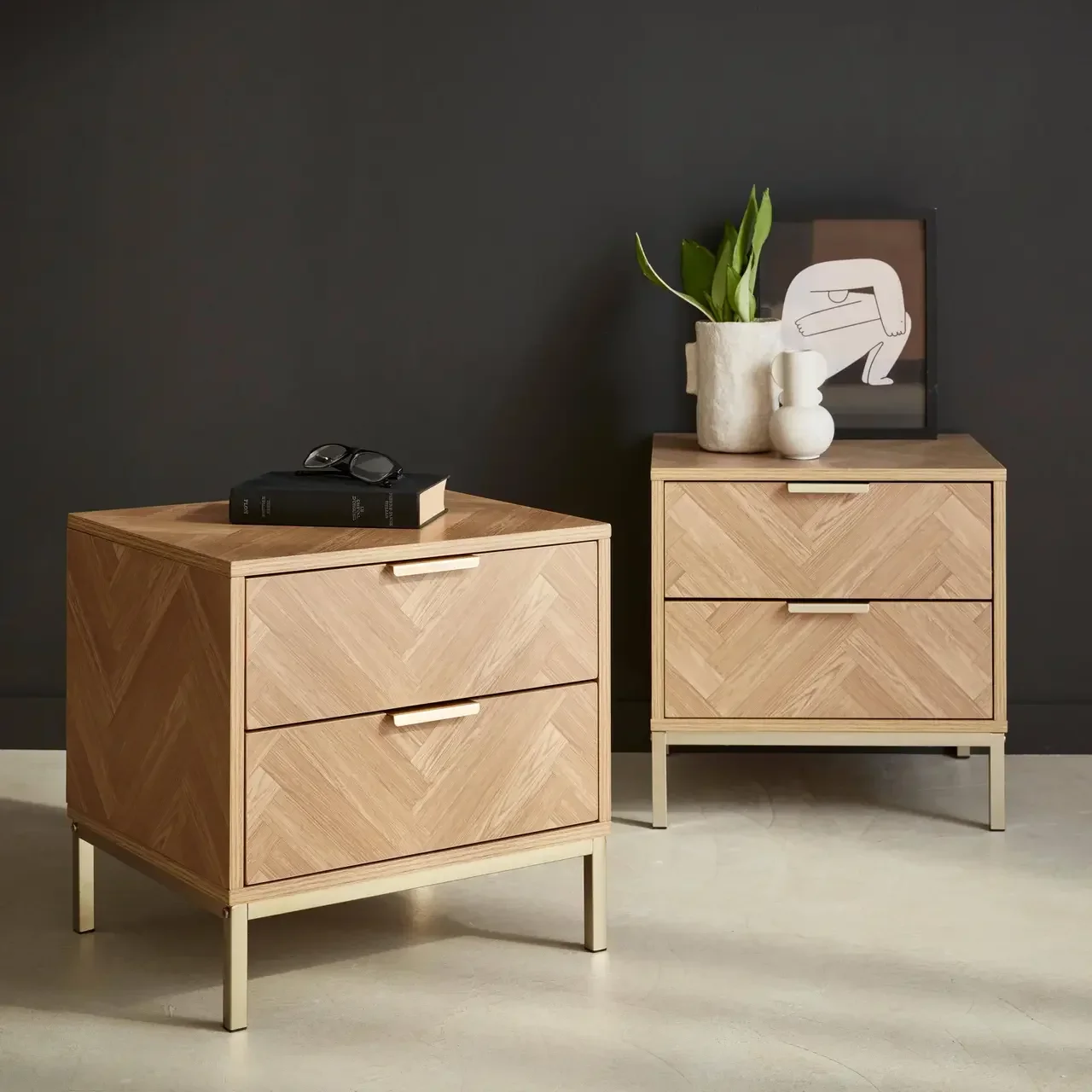 2 tables de nuit design chevrons bois 2 tiroirs - Collection Budapest