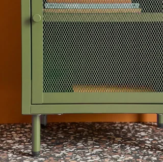 Lot de 2 tables de nuit industrielles métal noir avec porte grillagée et rangement