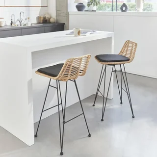 Lot de 2 tabourets de bar rotin et métal noir hauteur 67 cm