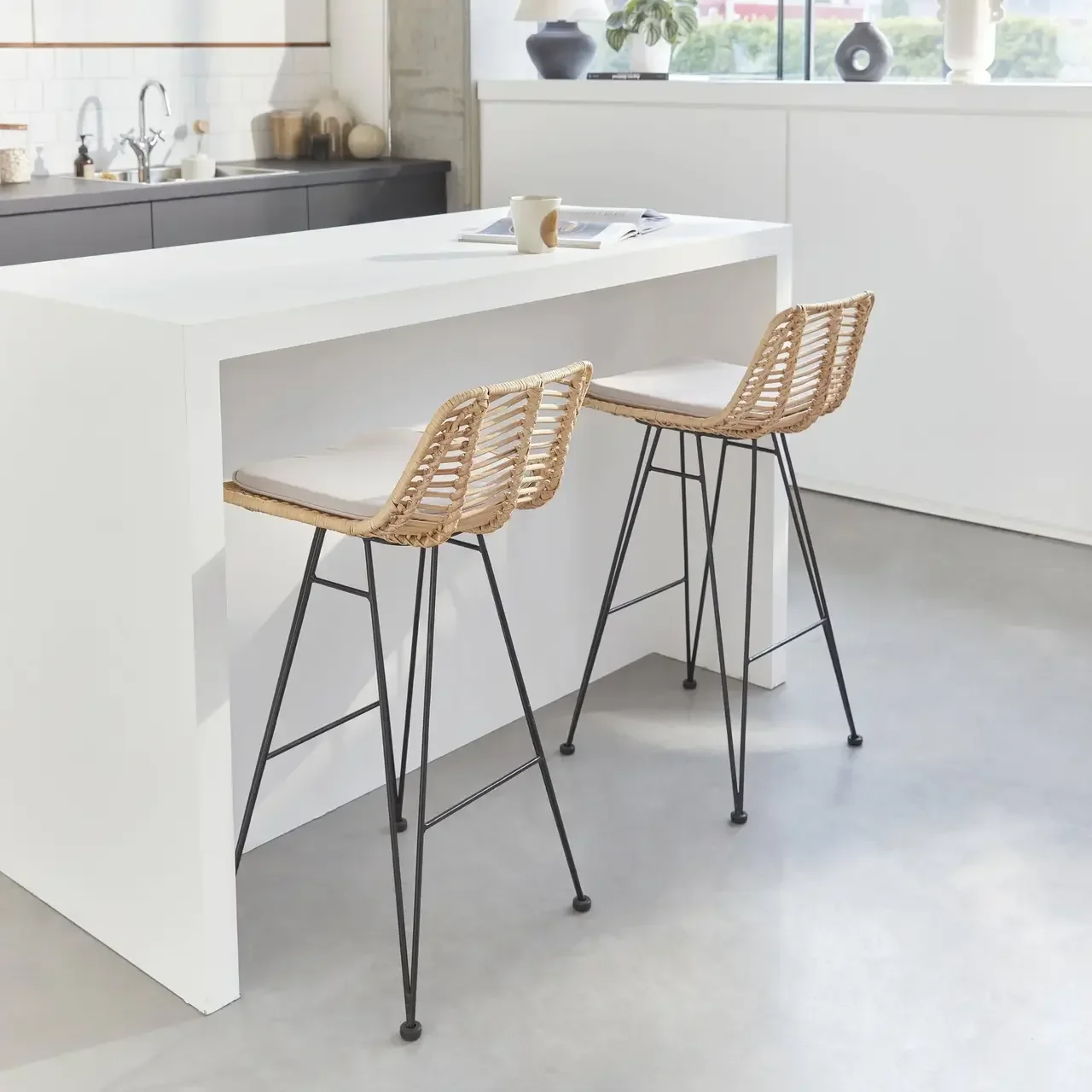 Tabourets bar rotin métal noir hauteur 67 cm lot 2