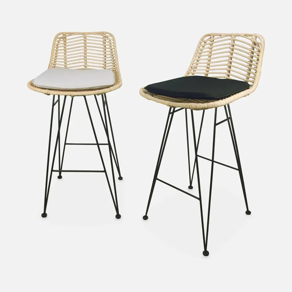 Lot de 2 tabourets de bar rotin et métal noir hauteur 67 cm