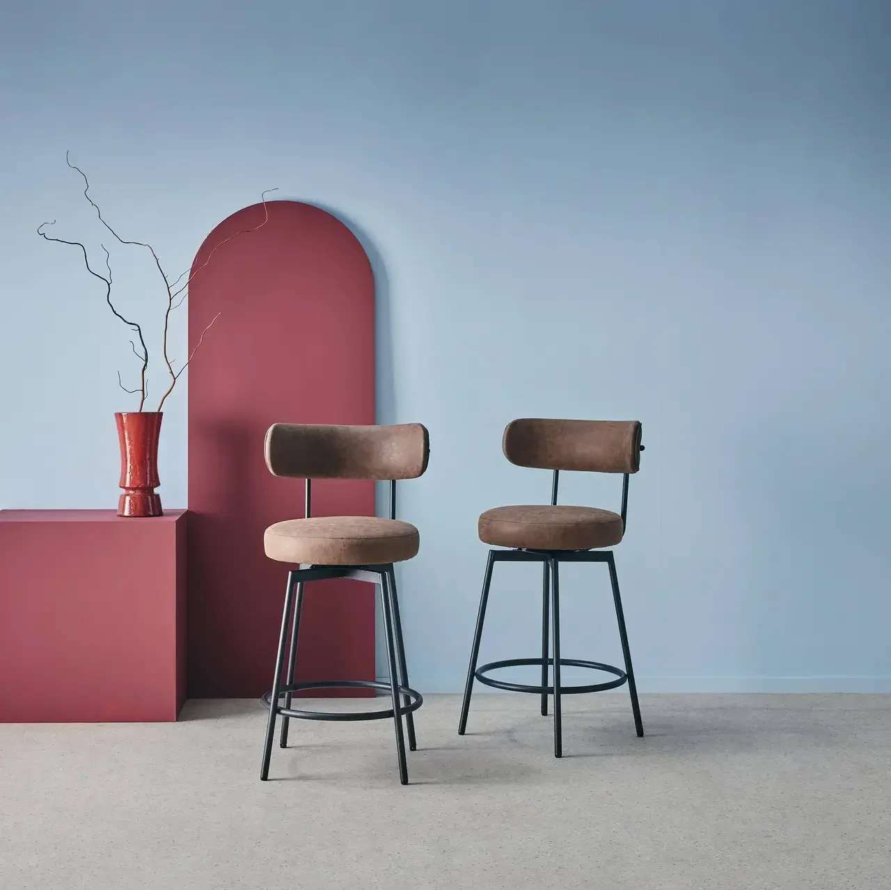 Lot de 2 tabourets de bar pivotants 66 cm métal similicuir marron