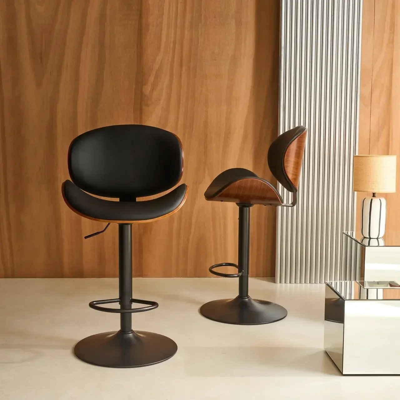 Lot de 2 tabourets de bar réglables en hauteur avec dossier en bois courbé et assise en similicuir
