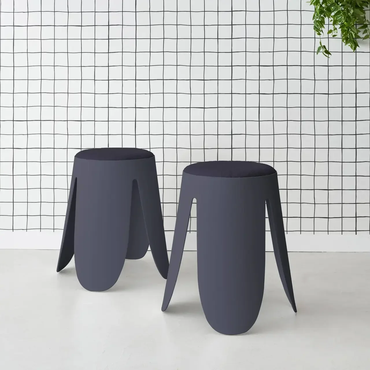 2 tabourets superposables bouclette texturée Niki noir 46cm