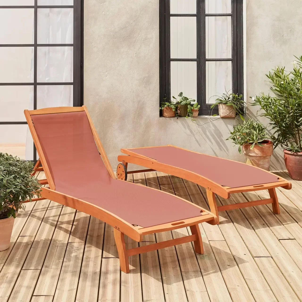 2 transats eucalyptus multi-positions à roulettes Marbella pour jardin et terrasse