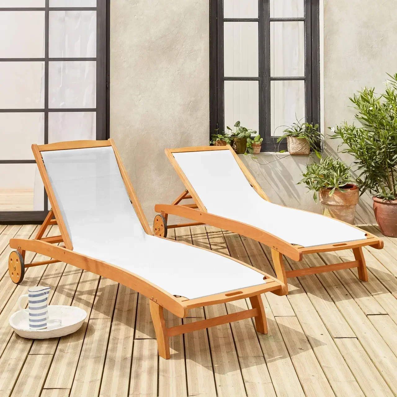 Lot de 2 transats eucalyptus multi-positions à roulettes Marbella