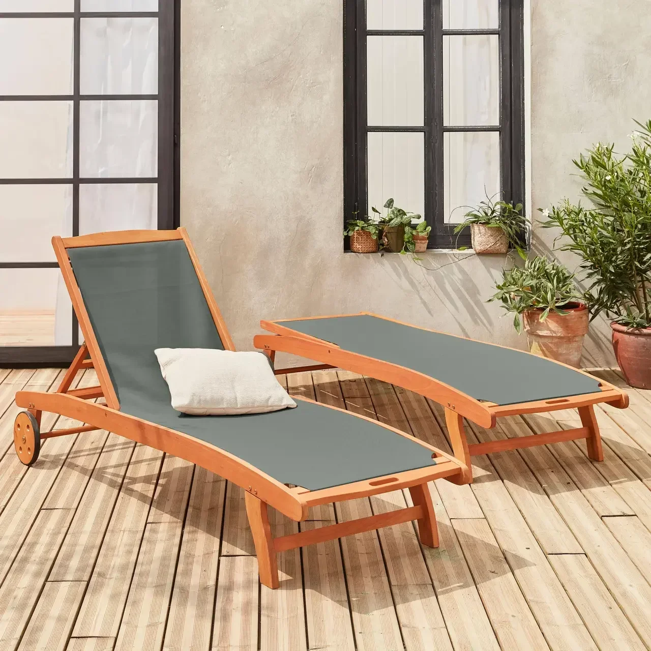 2 transats eucalyptus multi-positions à roulettes Marbella terrasse jardin