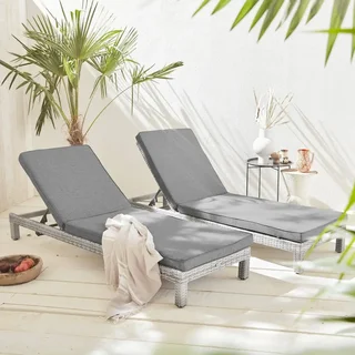 Lot de 2 transats en résine tressée inclinables avec coussins épais pour terrasse et piscine