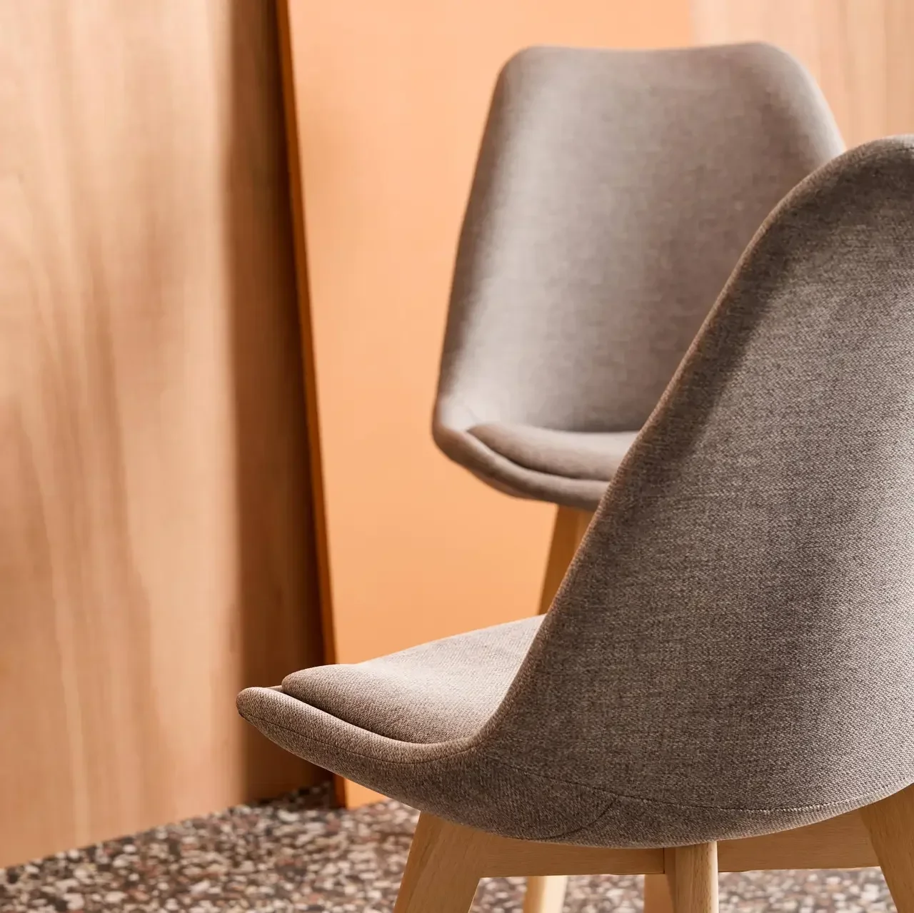 Lot 4 chaises scandinaves hêtre massif tissu design nordique Nils