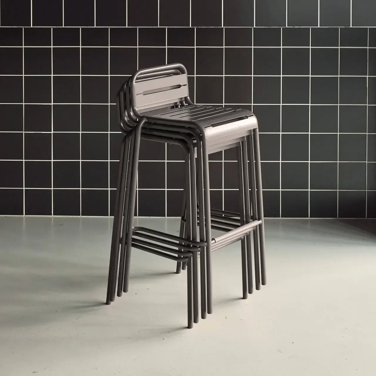 Lot 4 chaises haute jardin acier 69cm collection Amélia empilables