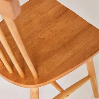 Lot de 4 chaises en hévéa massif à barreaux Romie pour salle à manger