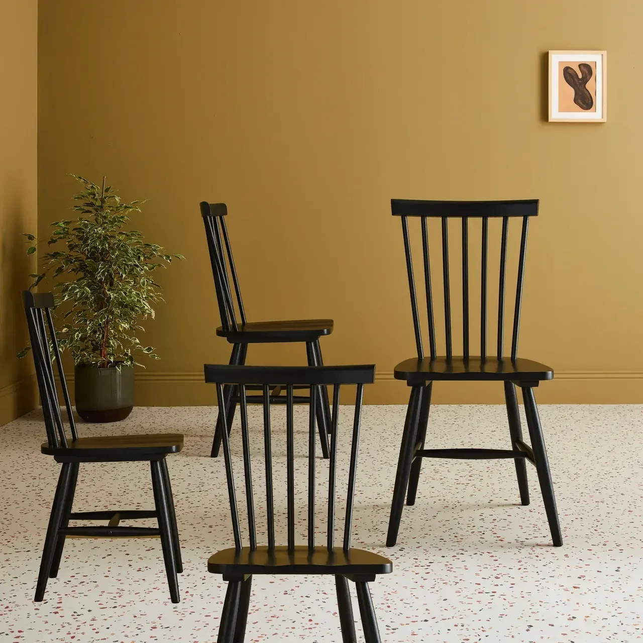 4 chaises Romie hévéa massif barreaux dossier incurvé