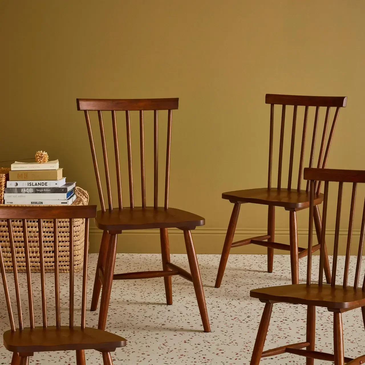 Lot de 4 chaises Romie en hévéa massif à barreaux pour salle à manger