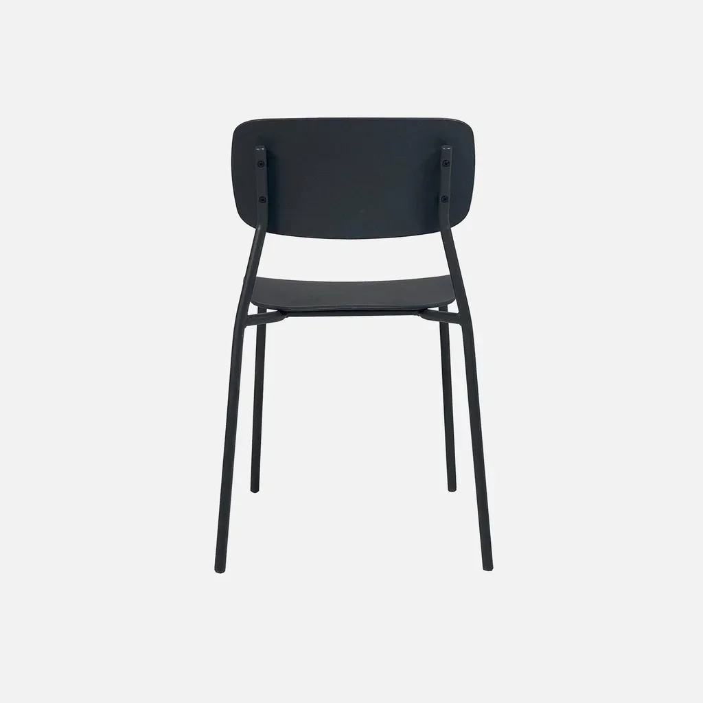 4 chaises jardin empilables acier plastique Liva design épuré
