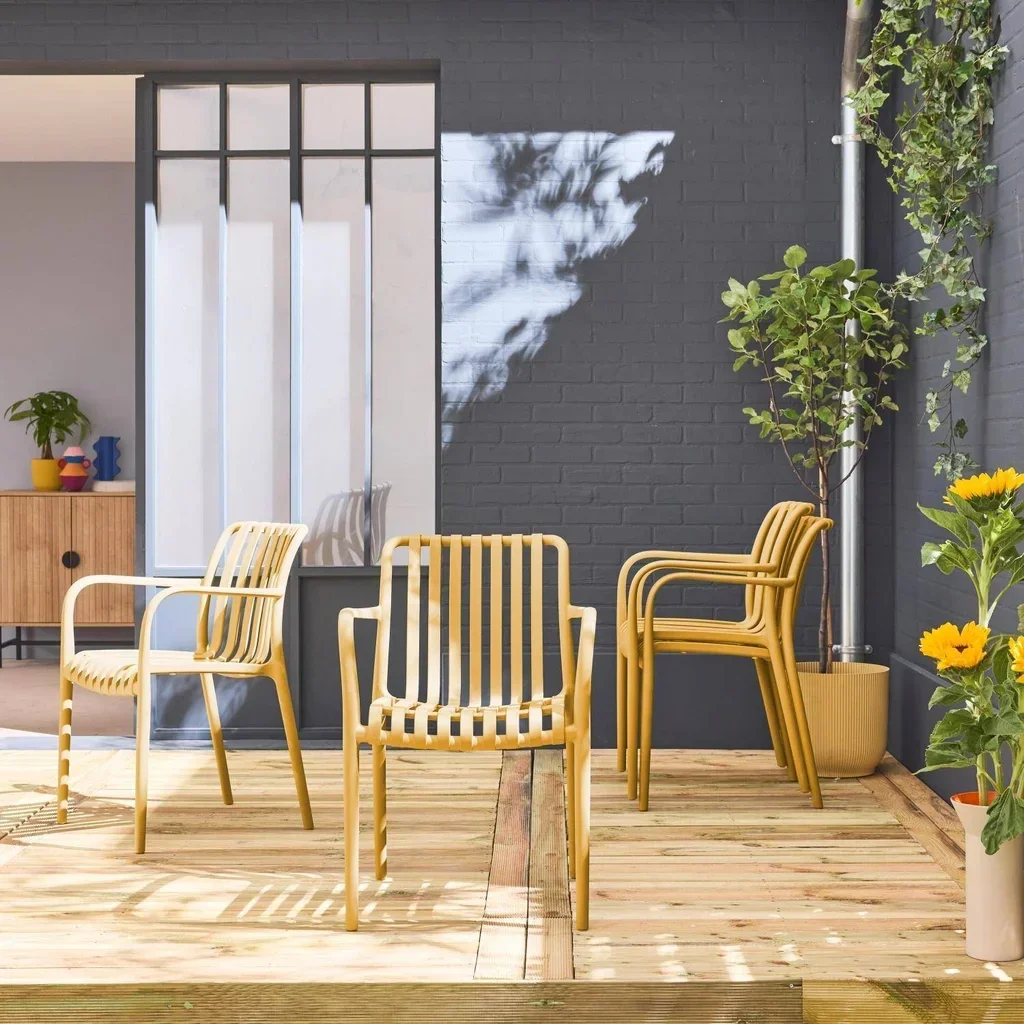 Lot de 4 fauteuils de jardin en plastique empilables design vert