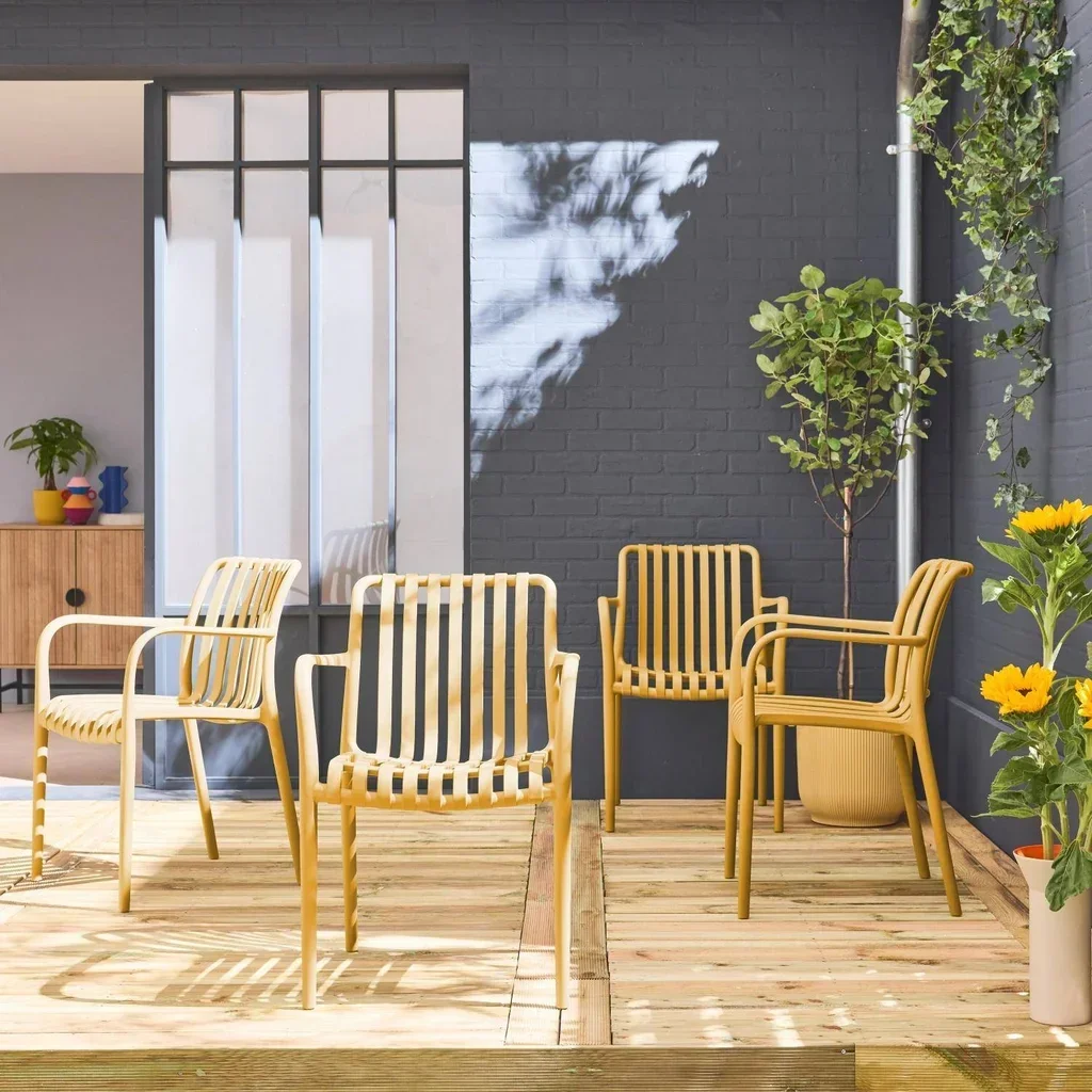Lot de 4 fauteuils de jardin en plastique empilables design vert