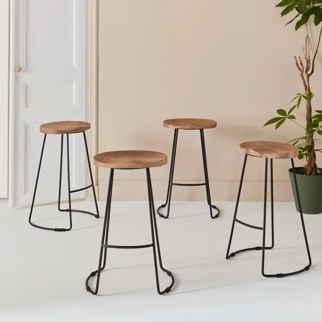 Lot 4 tabourets bar 65 cm bois manguier métal noir repose-pieds style industriel