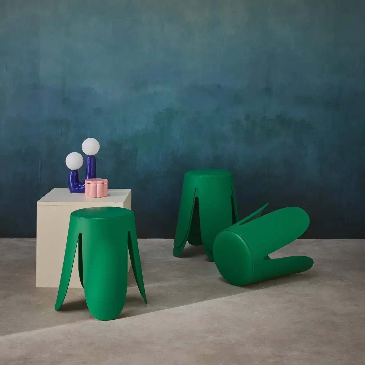 Tabourets empilables Niki simili cuir design fleur lot de 4