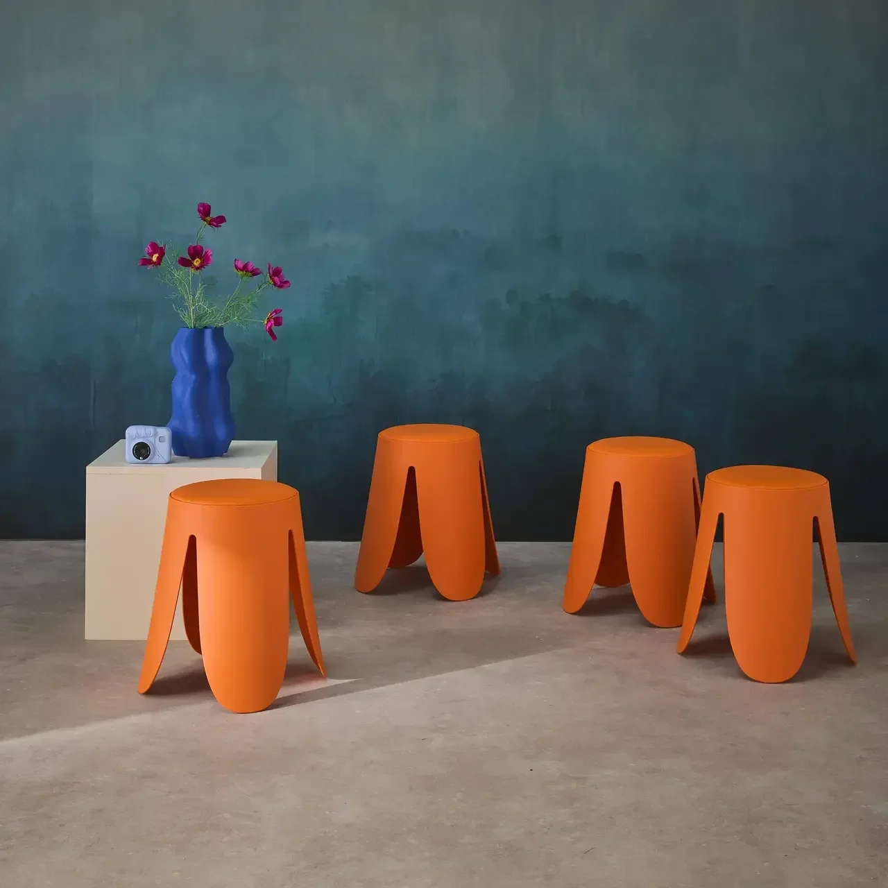4 tabourets empilables design fleur simili cuir Niki