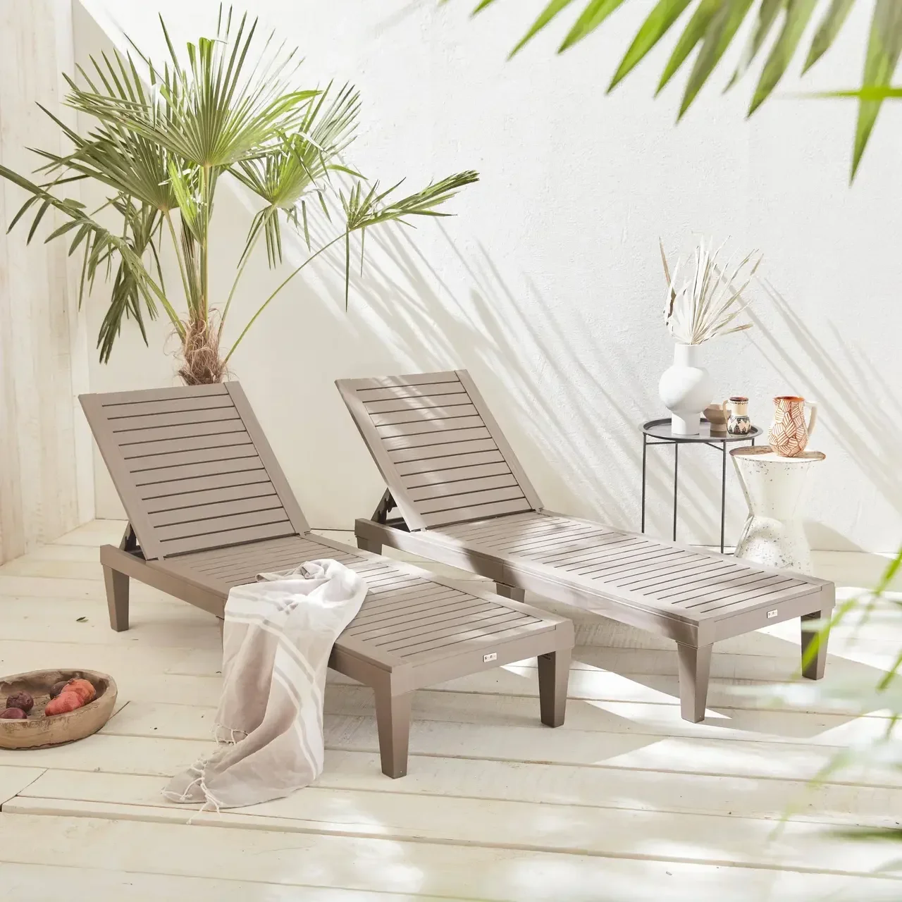 Lot 2 bains de soleil plastique réglables dossier inclinable Pia
