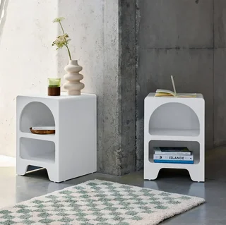 Set 2 Comodini in Legno Massello con Doppio Ripiano Aperto Thessa