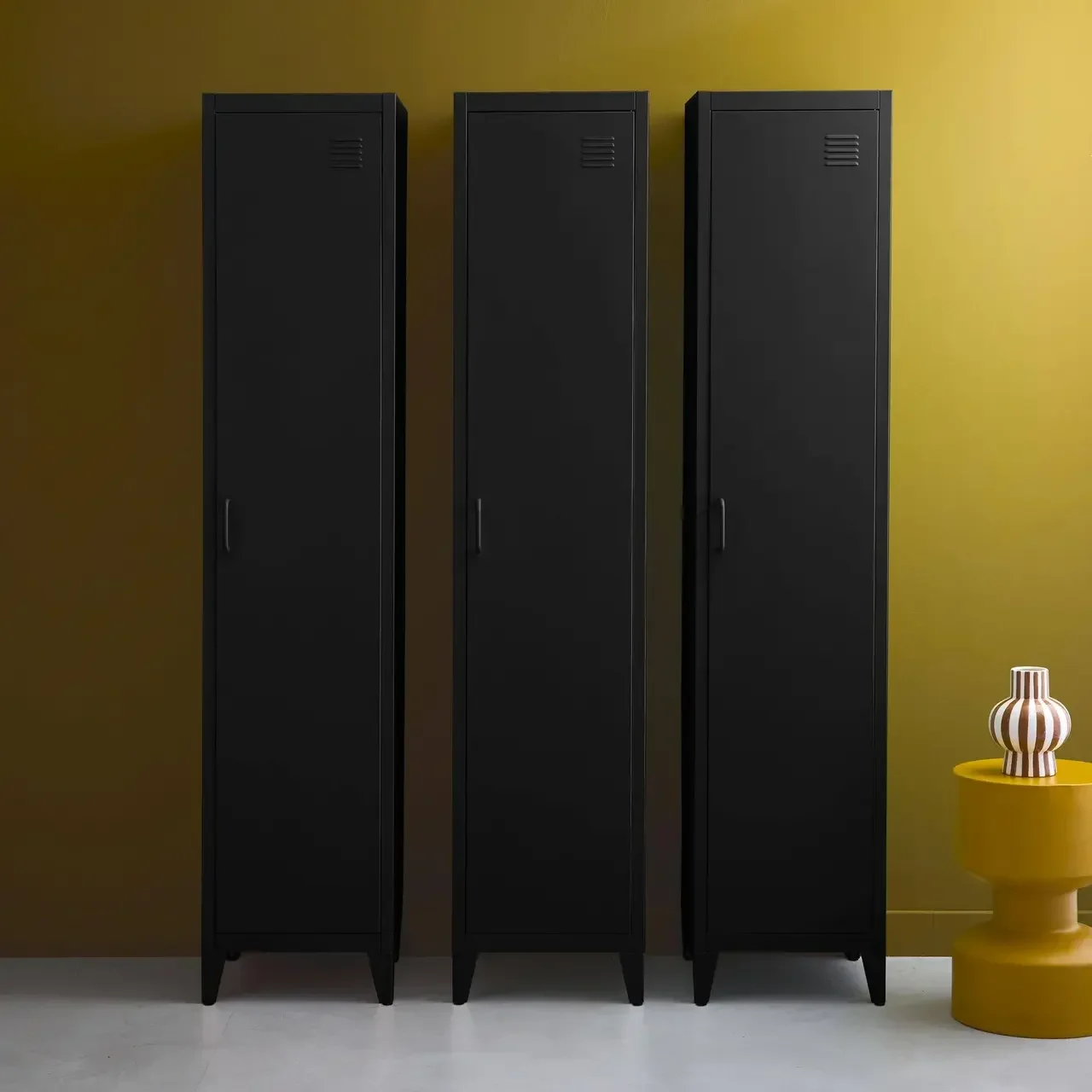 Lot 3 armoires industrielles métal noir 4 compartiments rangement chambre 38x38x180cm
