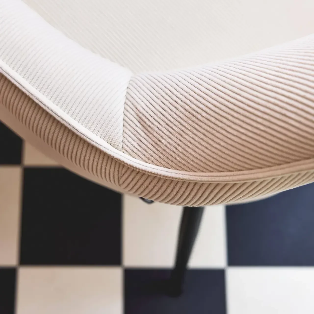 4 fauteuils velours côtelé vintage pieds métal Shella