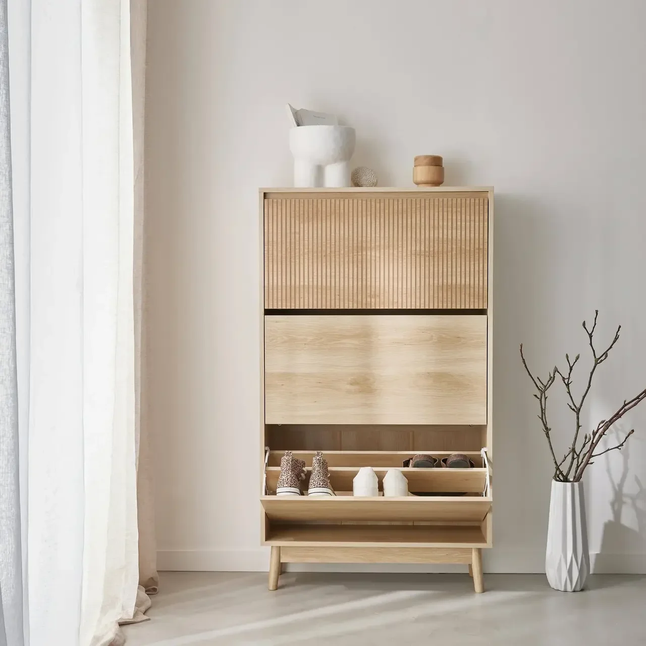 Meuble à chaussures scandinave 3 portes bois clair 18 paires
