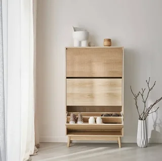 Meuble à chaussures scandinave 3 portes bois clair 18 paires