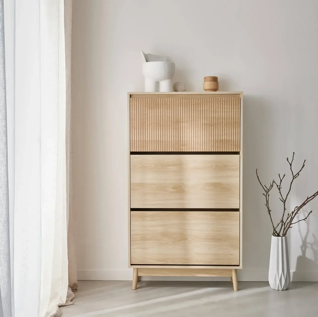 Meuble à chaussures scandinave 3 portes bois clair 18 paires