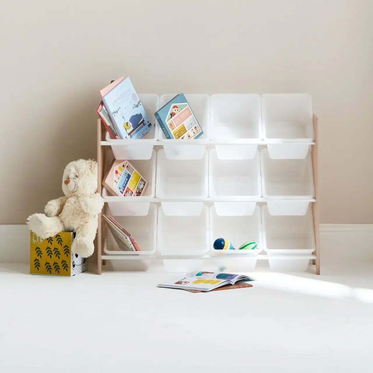Meuble rangement jouets 12 casiers bois Tobias