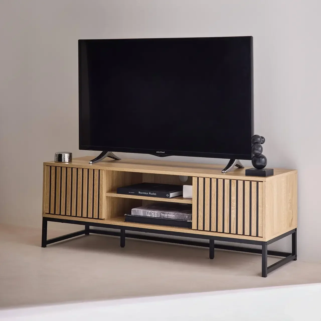 Meuble TV 120 cm 2 portes effet bois strié et métal noir mat